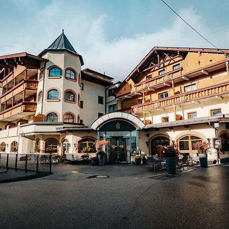 Alpinresort Stubaierhof ****S フルプメス エクステリア 写真
