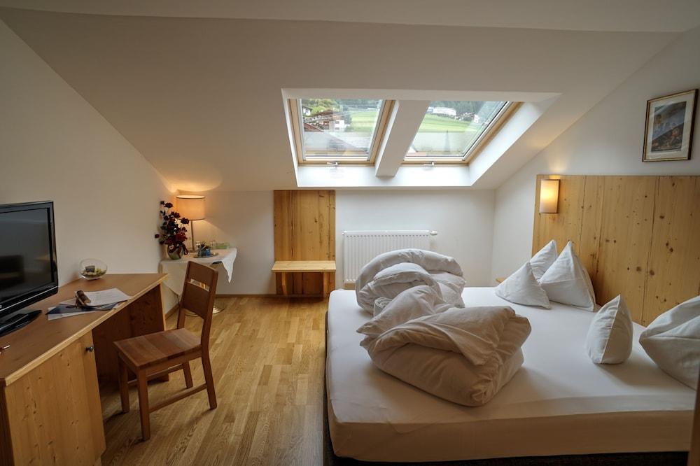 Alpinresort Stubaierhof ****S フルプメス エクステリア 写真