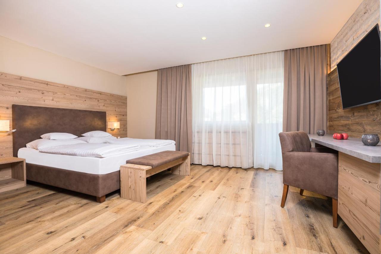 Alpinresort Stubaierhof ****S フルプメス エクステリア 写真