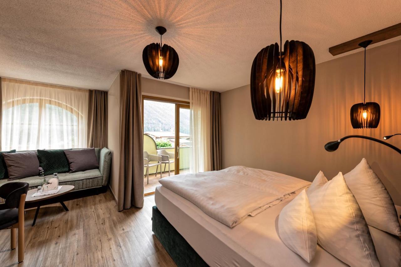 Alpinresort Stubaierhof ****S フルプメス エクステリア 写真