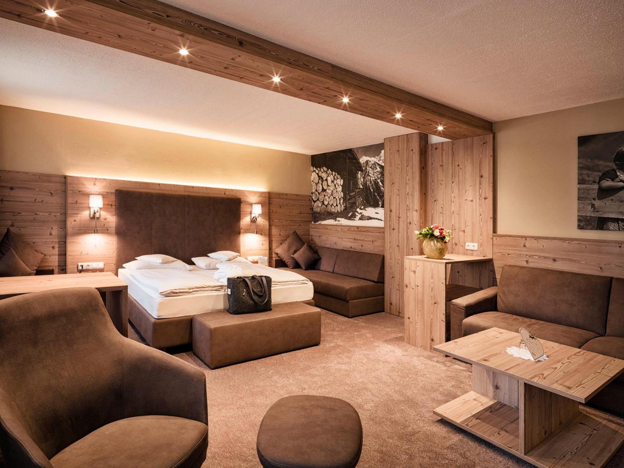 Alpinresort Stubaierhof ****S フルプメス エクステリア 写真