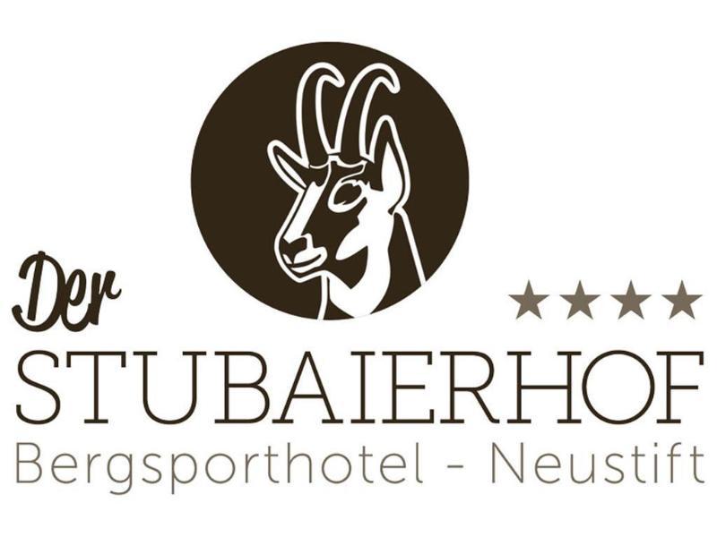 Alpinresort Stubaierhof ****S フルプメス エクステリア 写真